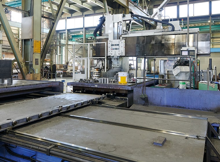 門型5面加工マシニングセンター(三菱)