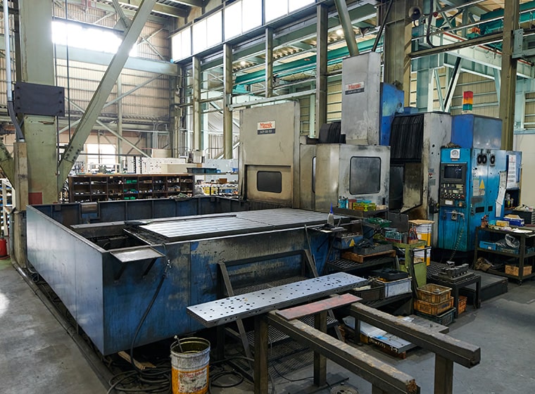 門型マシニングセンター(マザック)