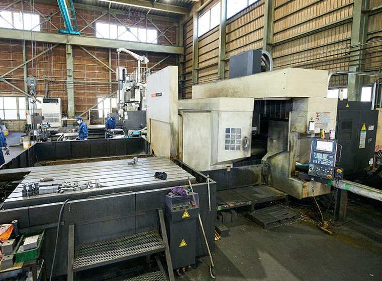 門型マシニングセンター(マザック)