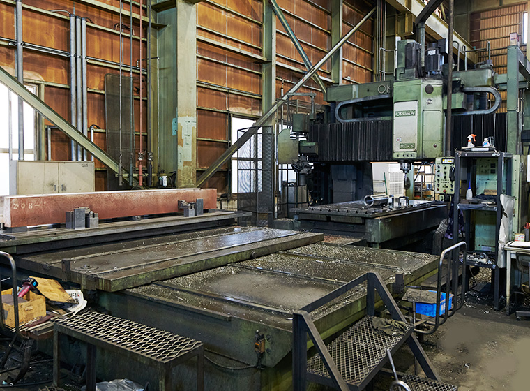 門型マシニングセンター(オオクマ)